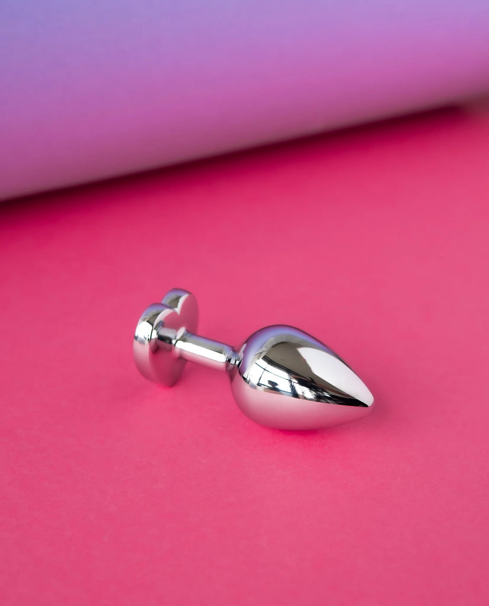 Bejewelled Heart Metal Butt Plug - Image 3