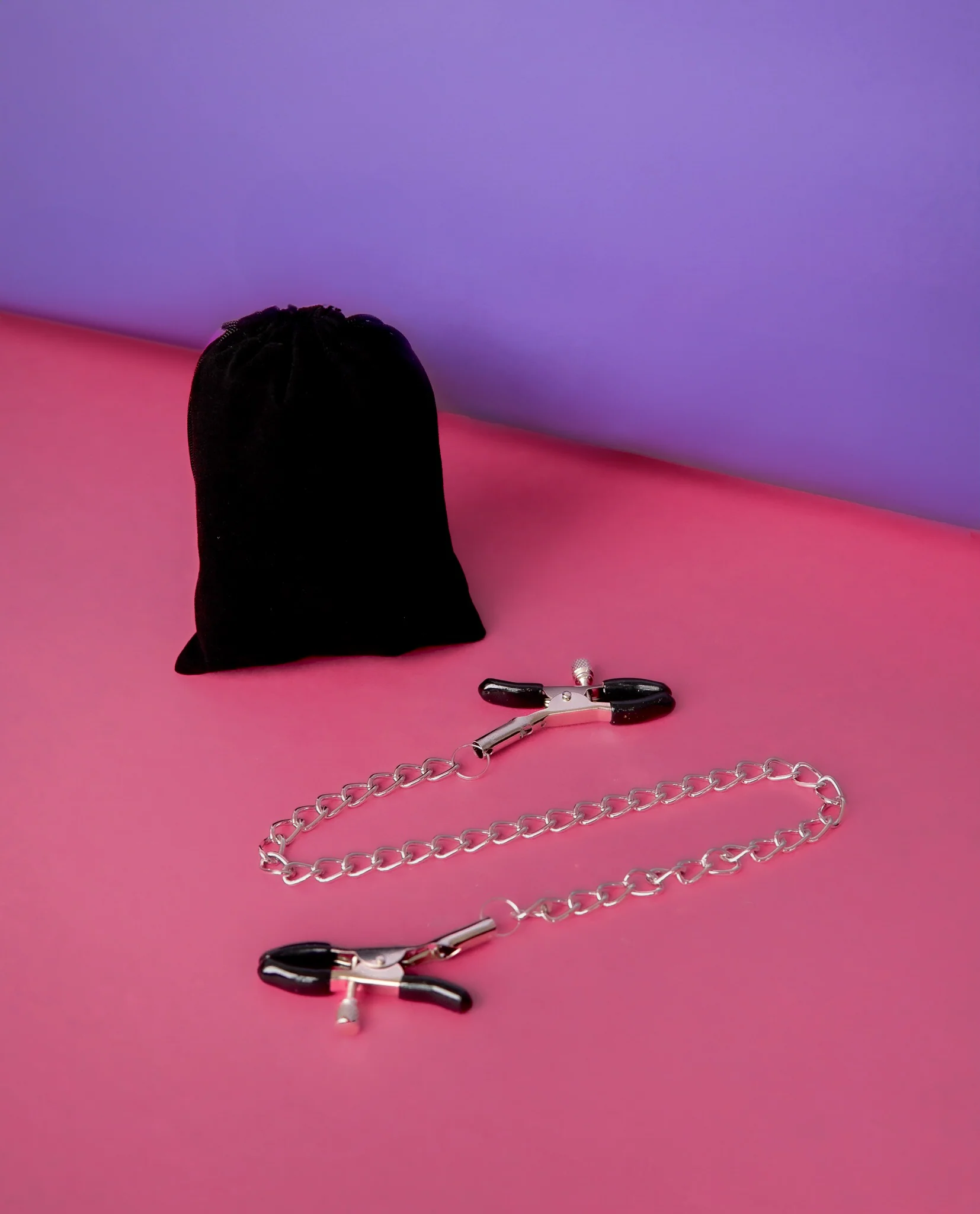 Bondage Adjustable Nipple Clamps with Chain - Image 3