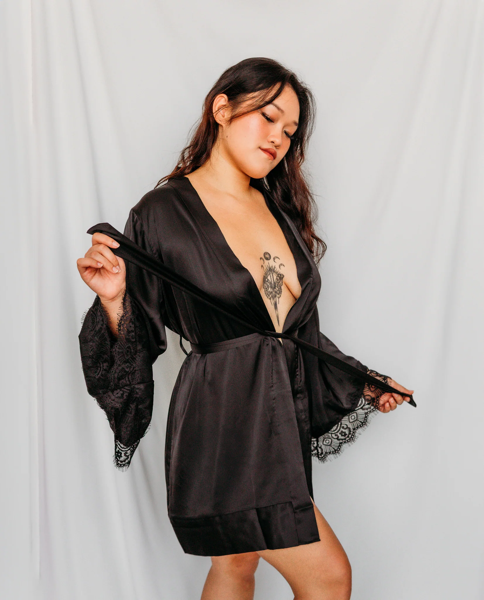 [PRE-ORDER] Hedonist Short Black Satin Robe with Lace Trim - Image 3