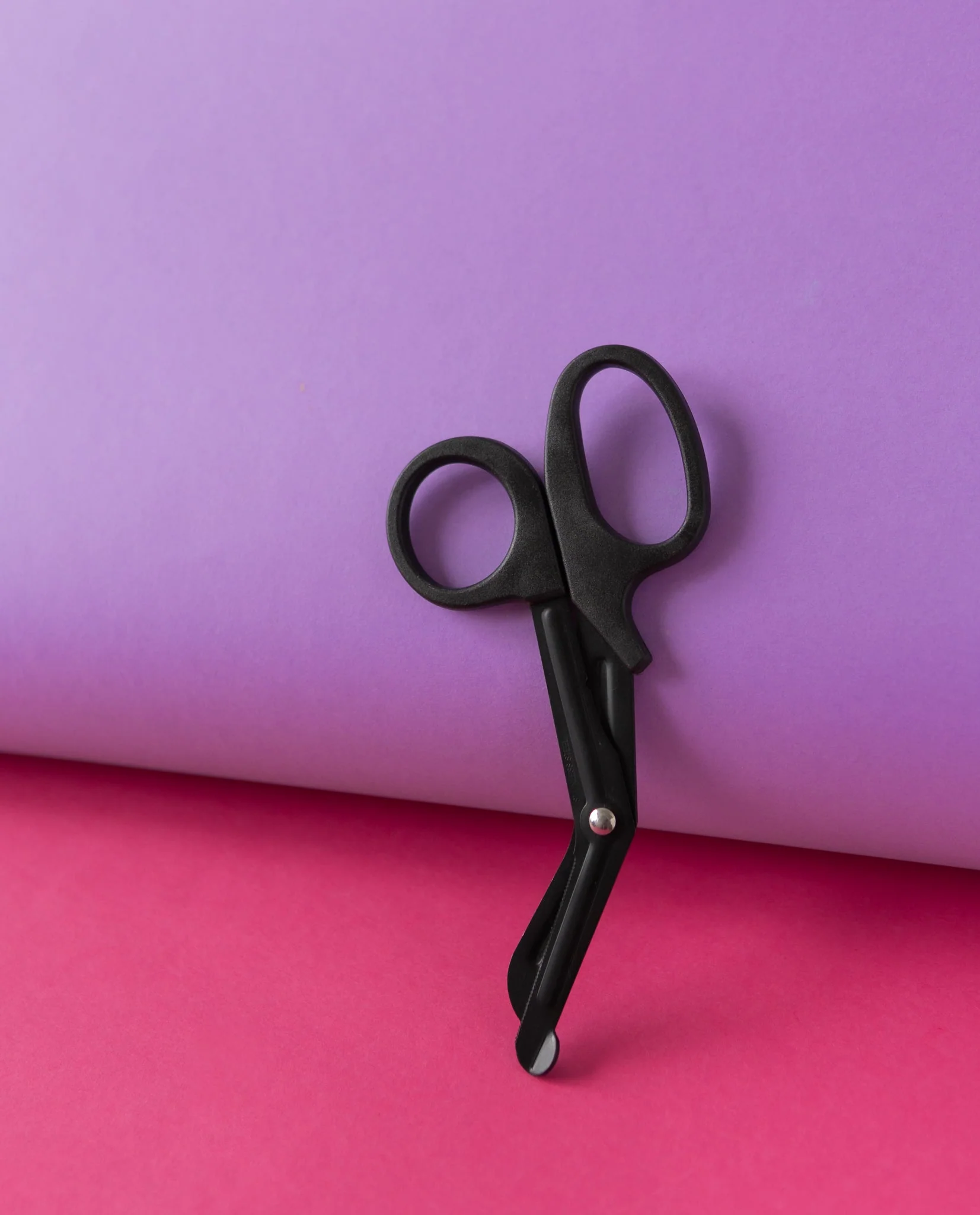 Shibari Red Jute Ropes & Scissors Bondage Essentials Bundle - Image 5